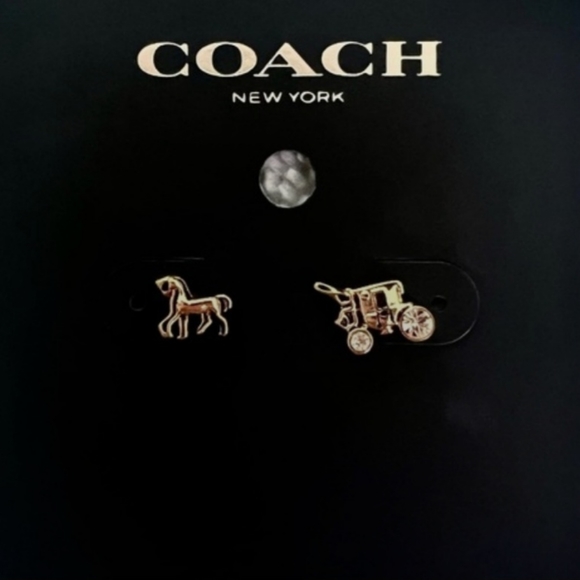 Coach Jewelry - ⚜️Coach Horse & Carriage Mismatch Stud Earrings